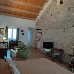 rosa-thea-suite.sicilyhotelsitaly.net/